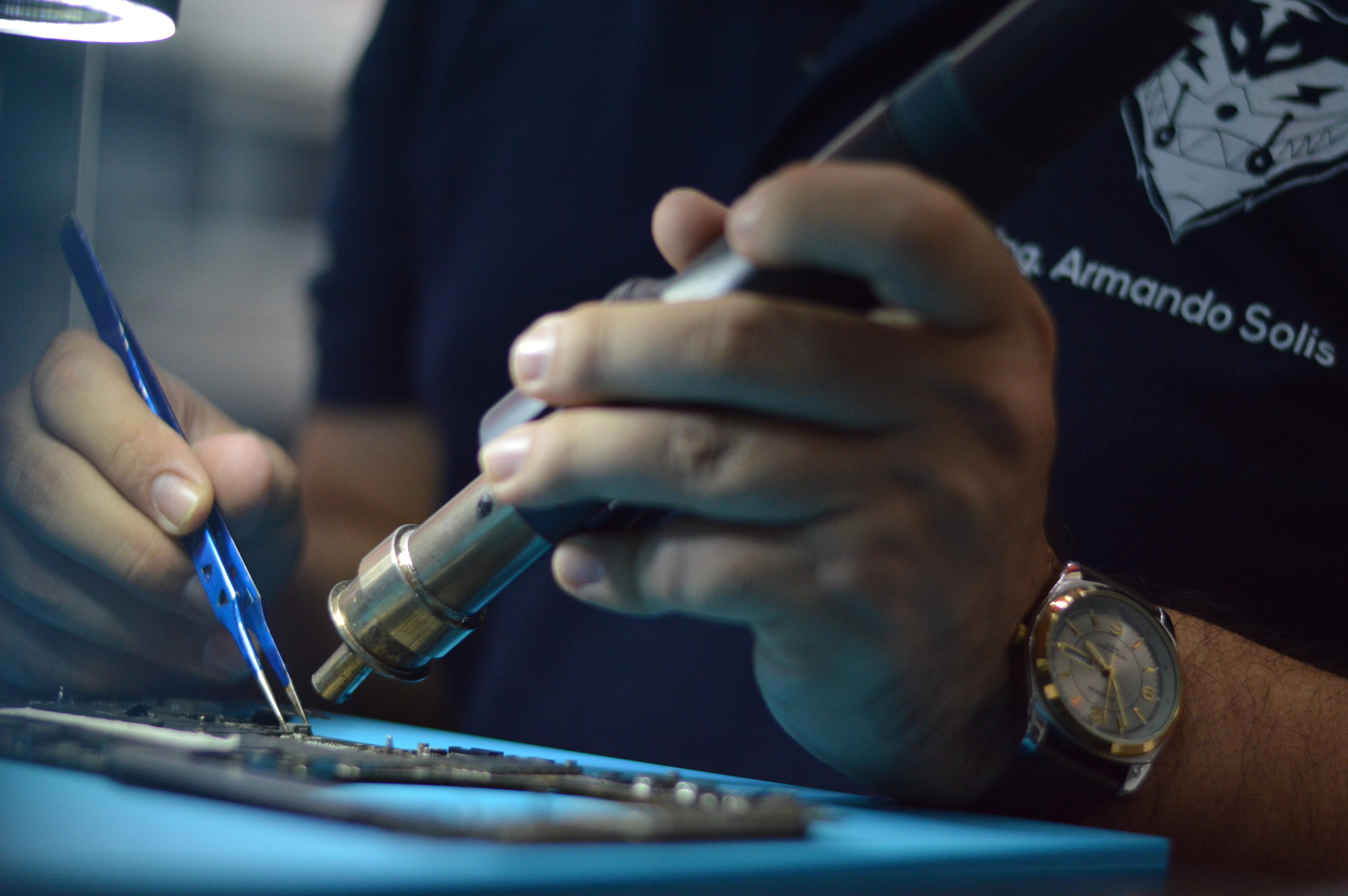 ZoliteX — Reparación a Nivel Componente